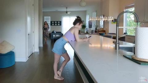 Strapon Fun with Mommy & Star – Savvy